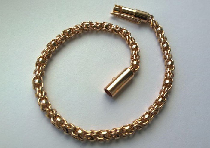 Золотые цепочки и браслеты на заказ от ювелирной компании Агатес